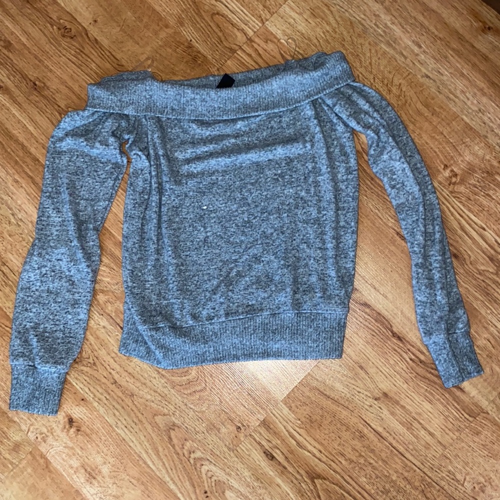 Off shoulder shirt